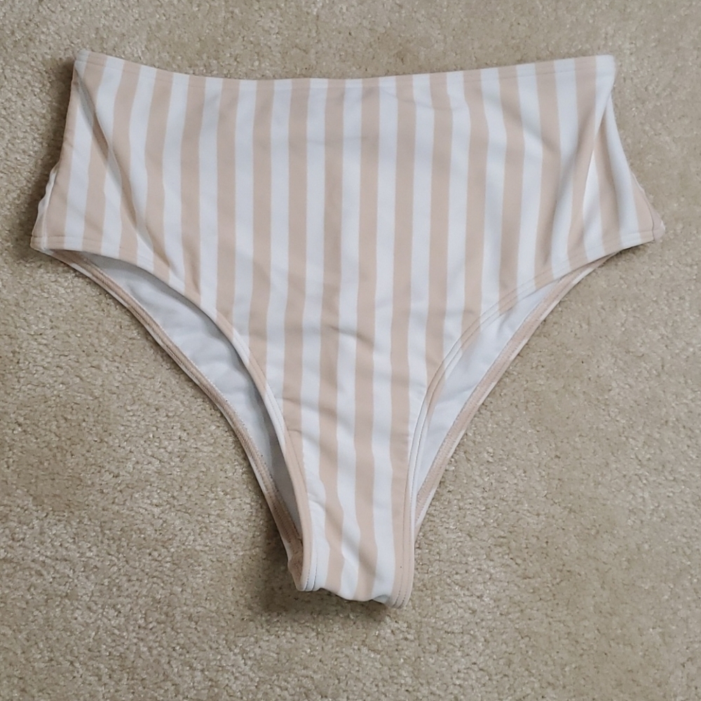 Hollister swimsuit bottom, sz: small NWOT